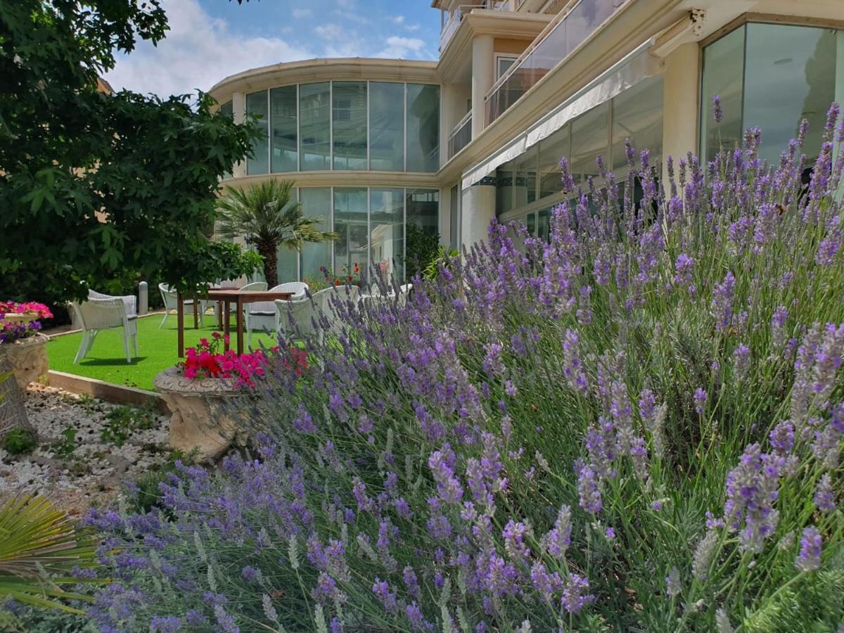 Hotel & Apartaments Thalassa Sport & Spa Roses Eksteriør billede