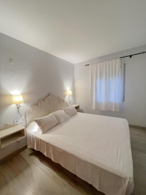 Hotel & Apartaments Thalassa Sport & Spa Roses Eksteriør billede