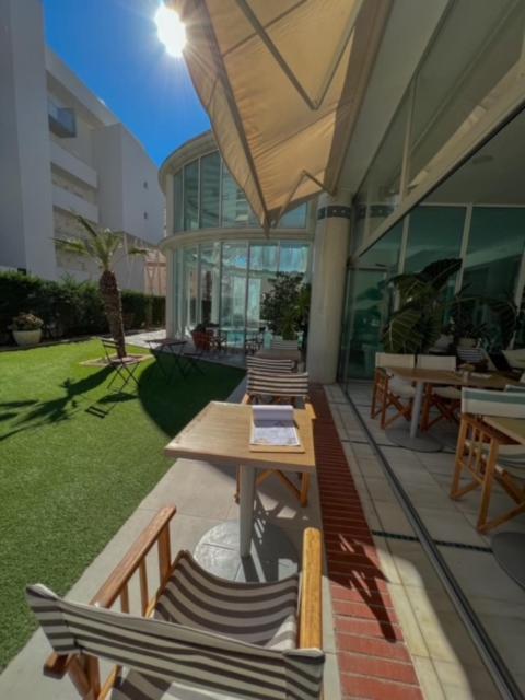 Hotel & Apartaments Thalassa Sport & Spa Roses Eksteriør billede