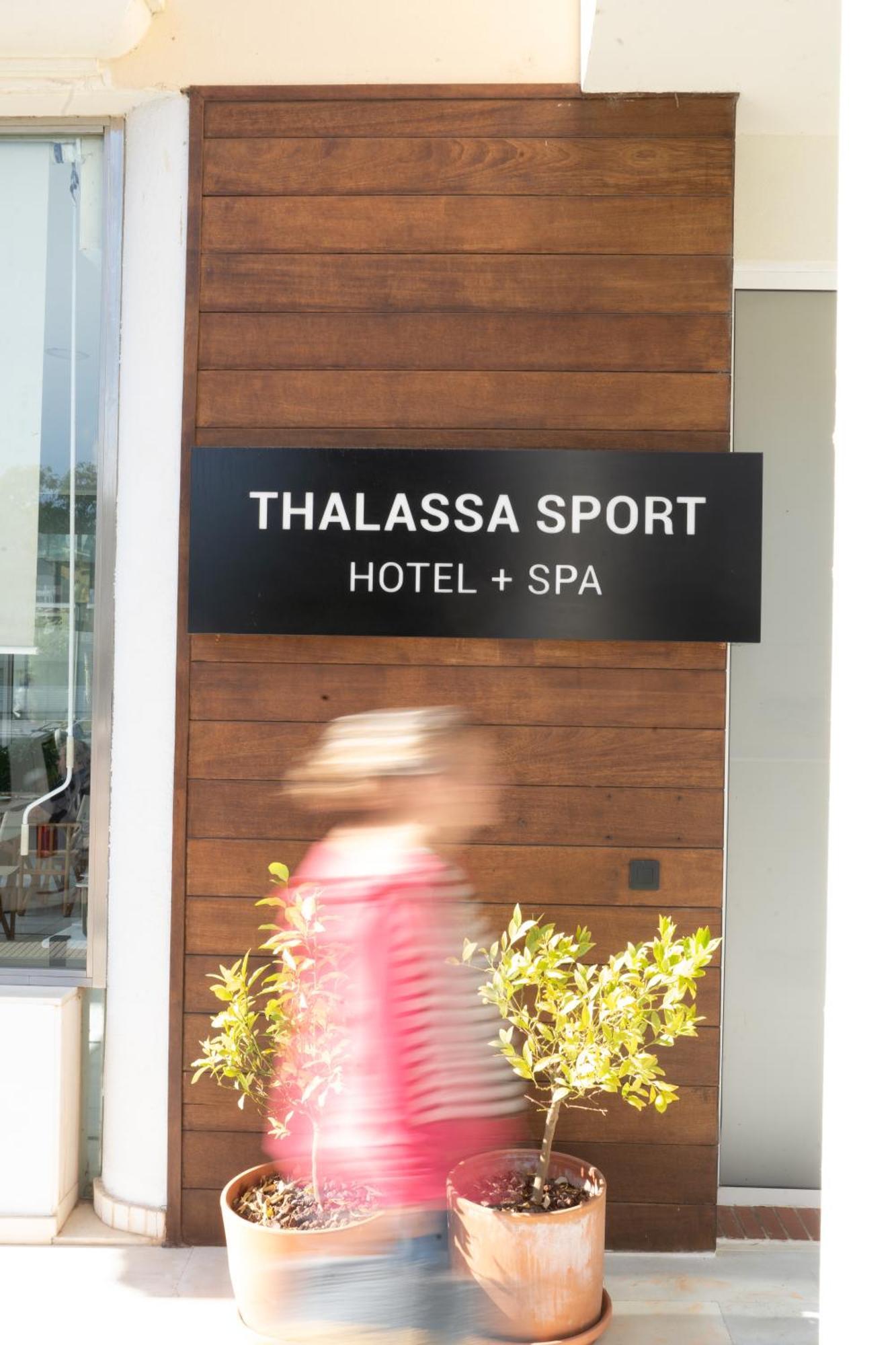 Hotel & Apartaments Thalassa Sport & Spa Roses Eksteriør billede