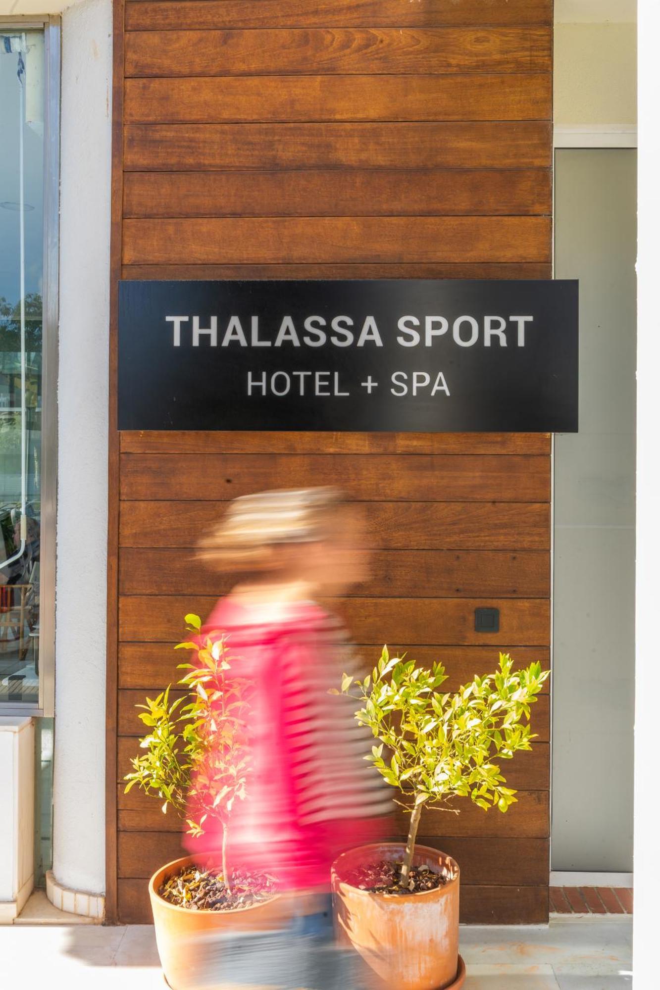 Hotel & Apartaments Thalassa Sport & Spa Roses Eksteriør billede