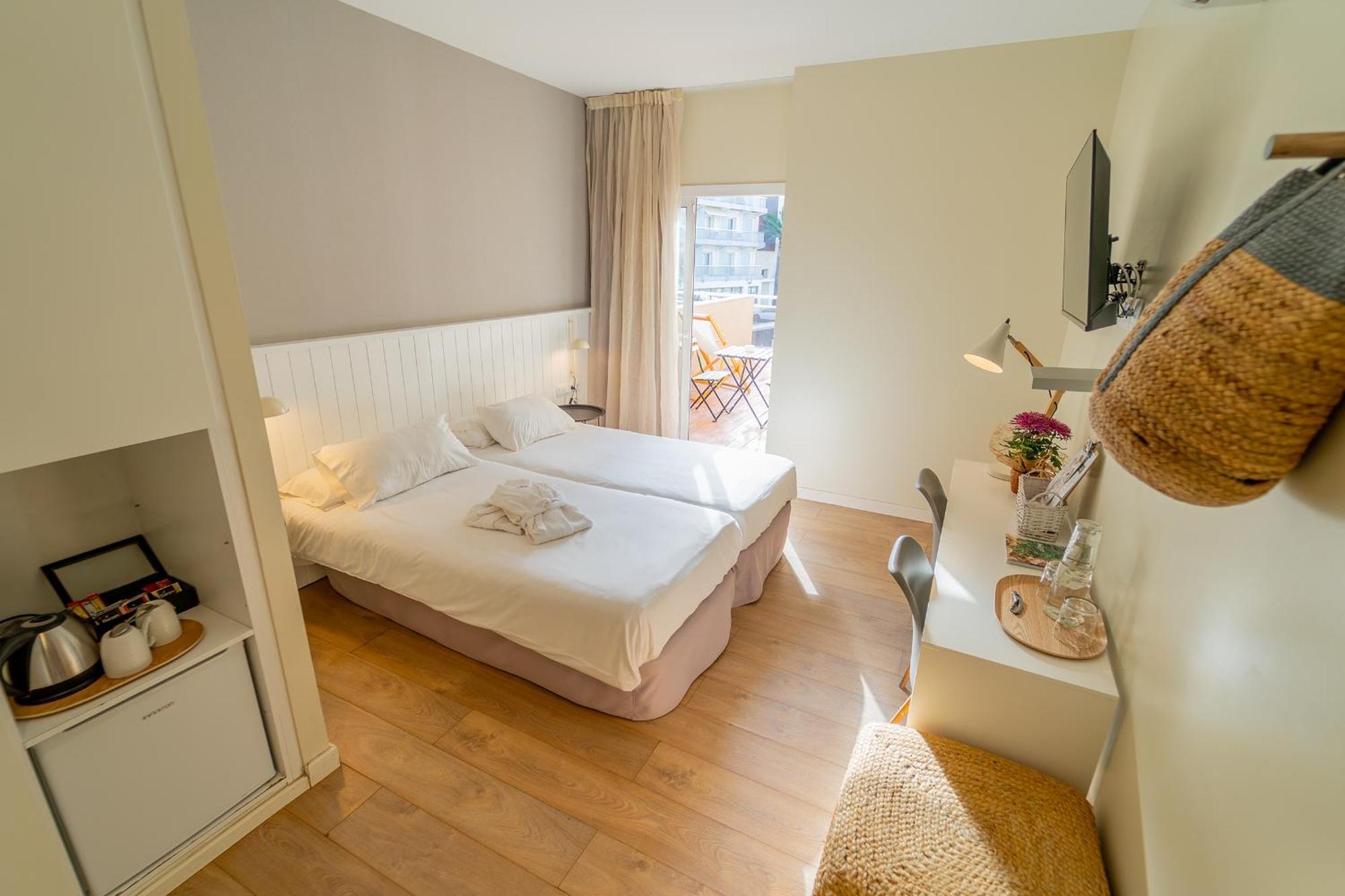 Hotel & Apartaments Thalassa Sport & Spa Roses Eksteriør billede