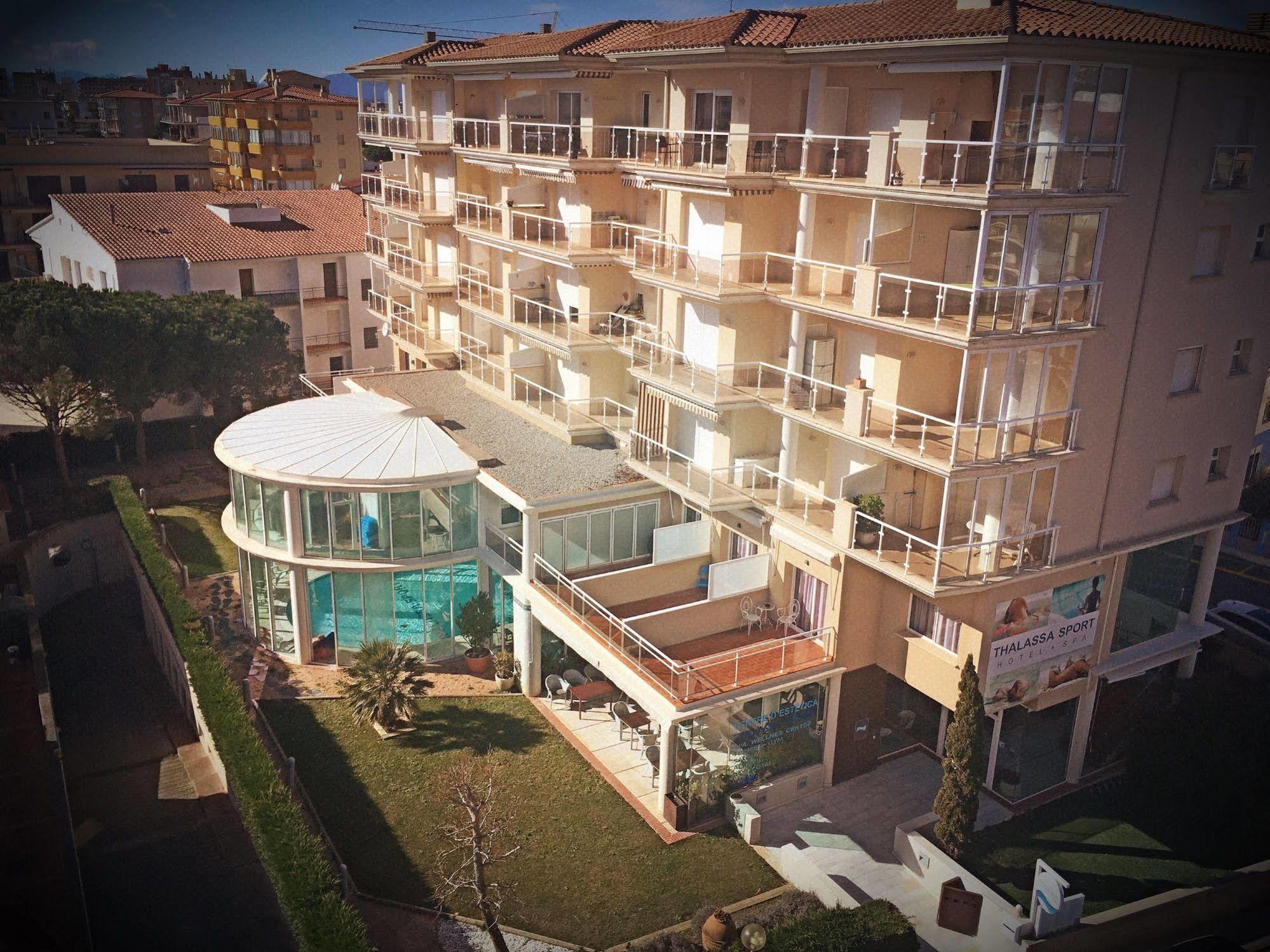 Hotel & Apartaments Thalassa Sport & Spa Roses Eksteriør billede